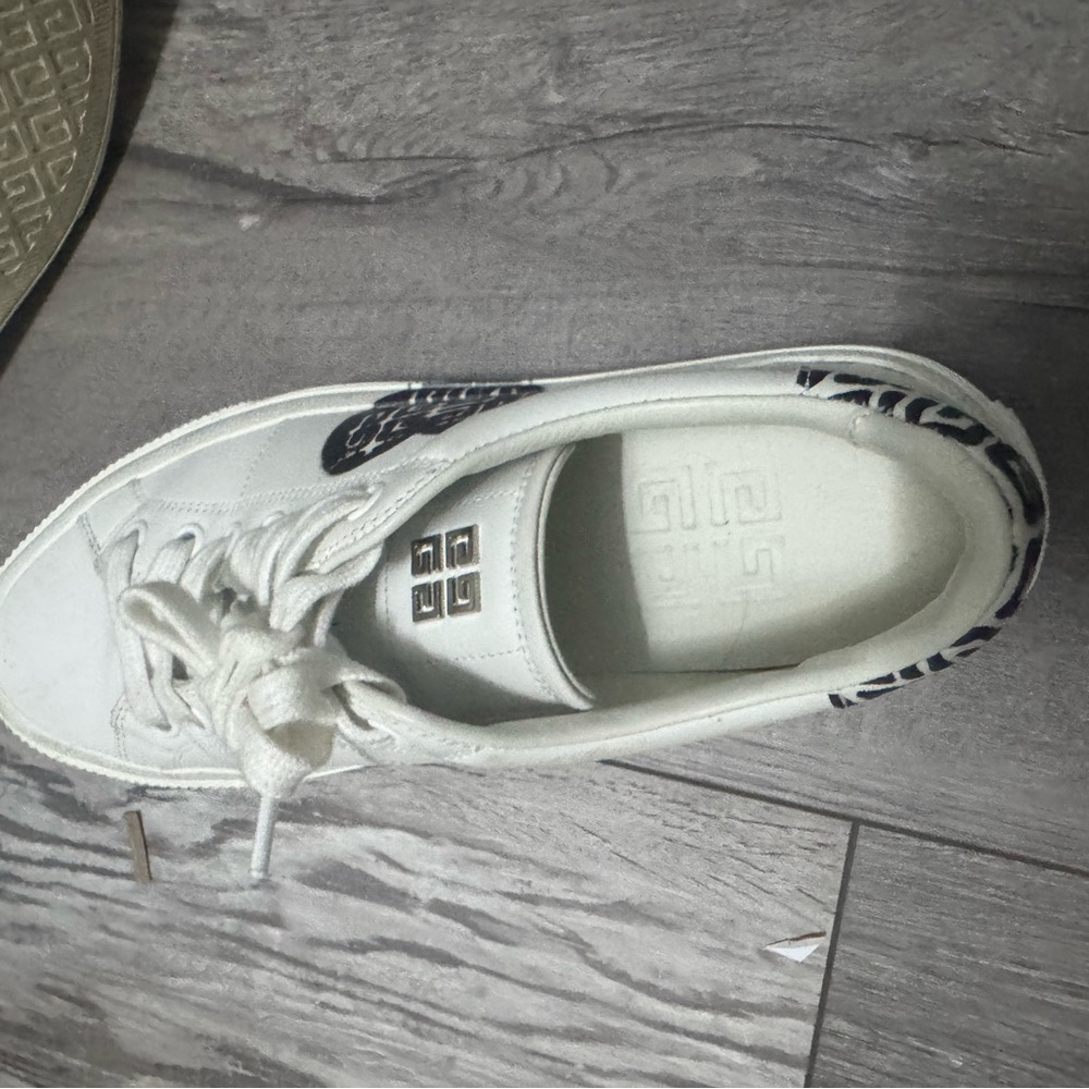 Givenchy White Low-Top Sneakers with Cushioned Sole
